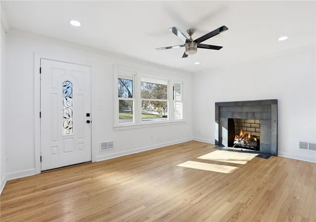 5th image of 601 S D St, Easley, SC 29640 | MLS# 20304042