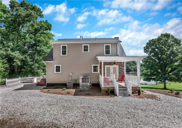 Photo 3 of Single family home for sale at 54 Voyles Rd, Abbeville, SC 29620 | MLS# 20303956 | Listing updated on 2026-08-31