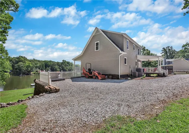 Photo 4 of Single family home for sale at 54 Voyles Rd, Abbeville, SC 29620 | MLS# 20303956 | Listing updated on 2026-08-31