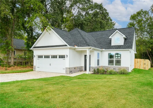 Photo 1 of Single family home for sale at 203 Blue Ridge Ave, Belton, SC 29627 | MLS# 20304037 | Listing updated on 2026-10-18