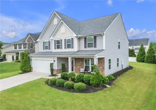 Photo 2 of Single family home for sale at 331 Kelsey Glen Ln, Simpsonville, SC 29681 | MLS# 20303958 | Listing updated on 2026-07-18