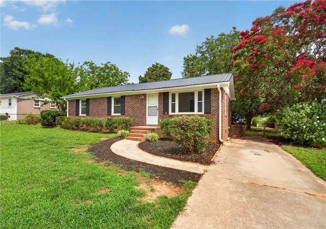 2nd image of 13 Prestbury Dr, Greenville, SC 29605 | MLS# 20304065