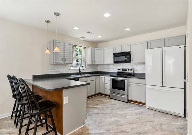 Photo 3 of Sale Pending at 104 Belspring Ln, Anderson, SC 29621 | MLS# 20304025 | Listing updated on 2026-09-18