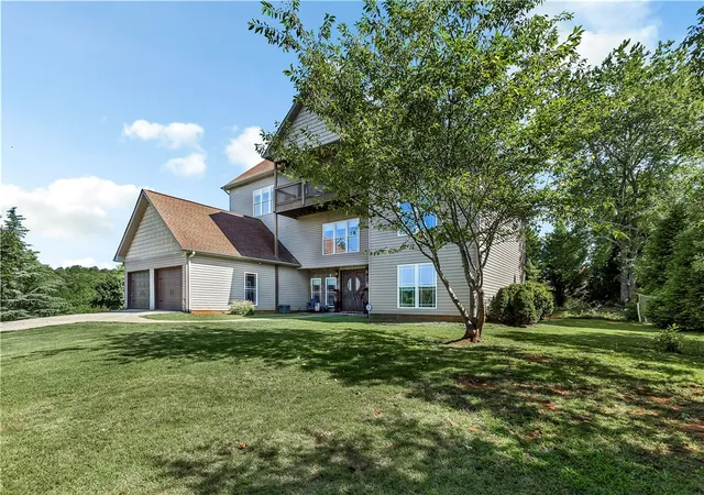 2nd image of 142 W Waters Edge Ln, West Union, SC 29696 | MLS# 20303959