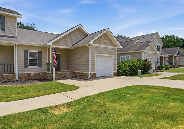 2nd image of 523 E Perkins Creek Rd, Seneca, SC 29678 | MLS# 20304092