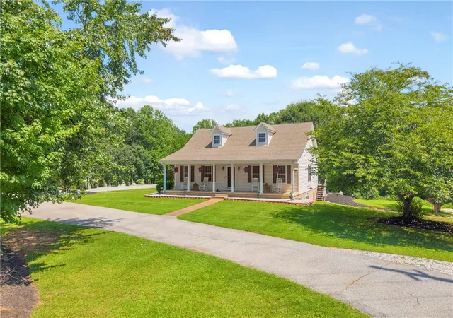 Photo 1 of Single family home for sale at 5744 N 11 Highway, Walhalla, SC 29691 | MLS# 20304024 | Listing updated on 2026-09-15