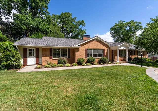 Homes for sale in Greenville, SC | 101 Indian Springs Dr, Greenville, SC 29615 | MLS# 20304104