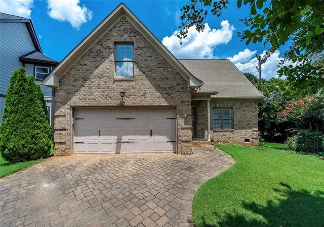 Photo 2 of Single family home for sale at 437 Ambiance Dr, Spartanburg, SC 29301 | MLS# 20304160 | Listing updated on 2026-10-01