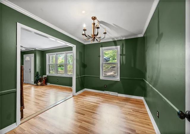 Photo 4 of Single family home for sale at 23 Weehawken Cir, Taylors, SC 29687 | MLS# 20304166 | Listing updated on 2026-09-15