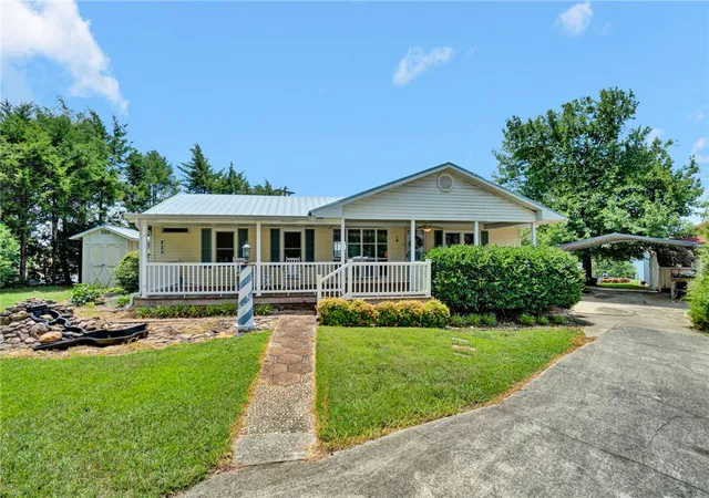 2nd image of 225 Nicholson Cove Rd, Seneca, SC 29672 | MLS# 20304184