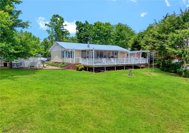 Photo 3 of Sale Pending at 225 Nicholson Cvs Rd, Seneca, SC 29672 | MLS# 20304184 | Listing updated on 2026-09-04