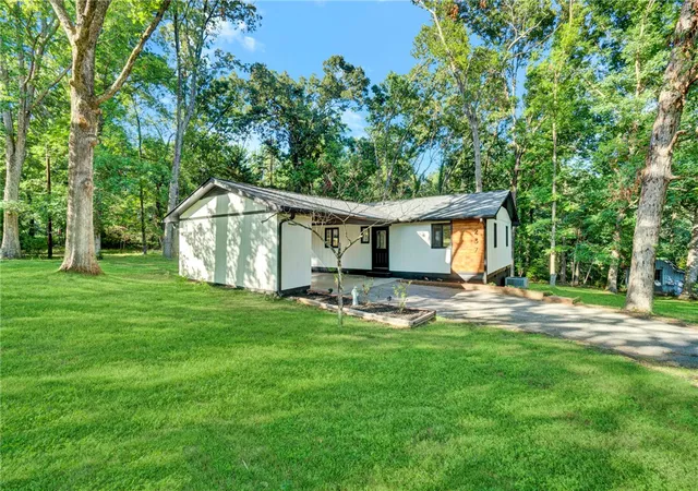 Homes for sale in Central, SC | 237 Earle Rd, Central, SC 29630 | MLS# 20304206
