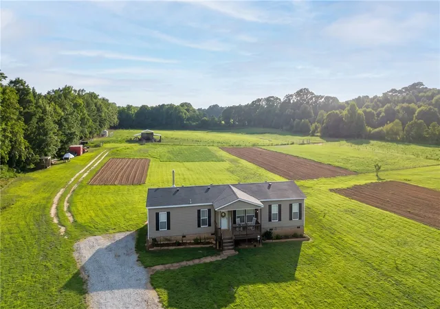 Manufactured home for sale at 7900 81 South Hwy, Starr, SC 29684 | MLS# 20304207