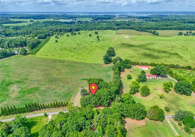 Photo 2 of Single family home for sale at 237 Big Oak Rd, Anderson, SC 29626 | MLS# 20304191 | Listing updated on 2026-10-09