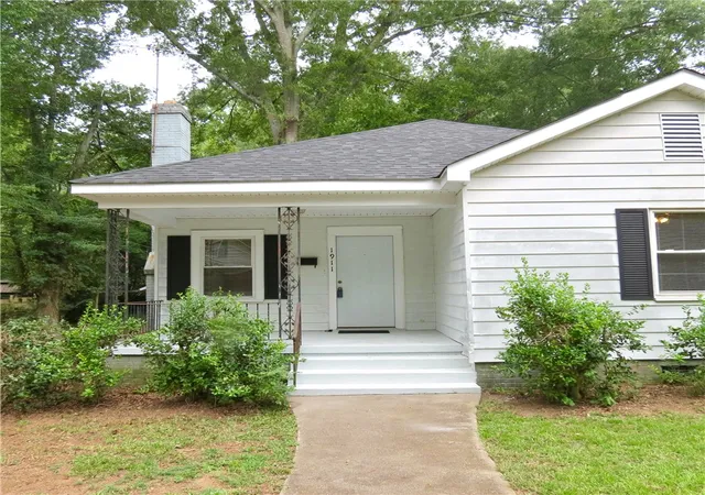 Photo 2 of Single family home for sale at 1911 Martin Ave, Anderson, SC 29625 | MLS# 20304193 | Listing updated on 2026-09-19