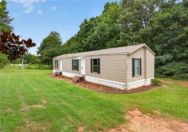 26th image of 429 A Brown Farm Rd, Seneca, SC 29678 | MLS# 20304141