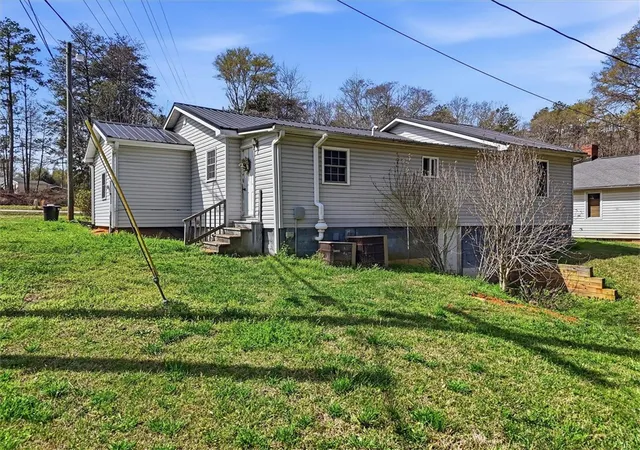 19th image of 112 Newry Rd, Seneca, SC 29672 | MLS# 20304235