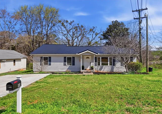 2nd image of 112 Newry Rd, Seneca, SC 29672 | MLS# 20304235