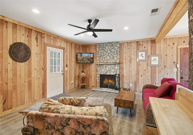 Photo 4 of Single family home for sale at 401 Rocky Btm Rd, Sunset, SC 29685 | MLS# 20304258 | Listing updated on 2026-09-04