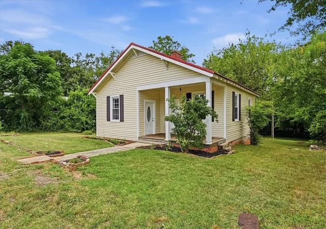 Photo 2 of Single family home for sale at 1207 Goddard Ave, Seneca, SC 29678 | MLS# 20304218 | Listing updated on 2026-09-08