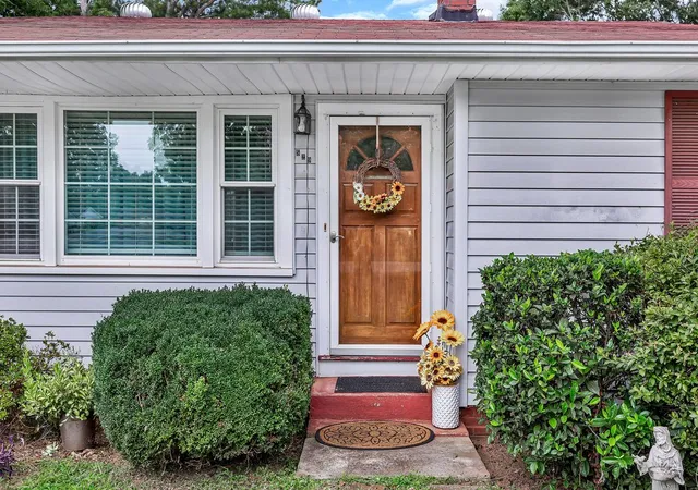 Photo 3 of Single family home for sale at 529 Stone Dr, Anderson, SC 29625 | MLS# 20304247 | Listing updated on 2026-09-05