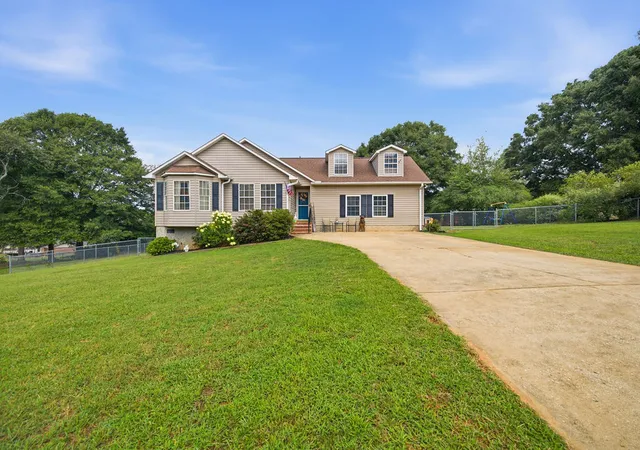 Single family home for sale at 204 Sussex Way, Anderson, SC 29625 | MLS# 20304221