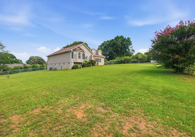 Photo 3 of Single family home for sale at 204 Sussex Way, Anderson, SC 29625 | MLS# 20304221 | Listing updated on 2026-09-20