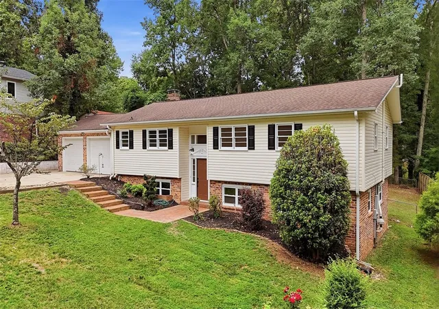2nd image of 107 Edwards Mill Rd, Taylors, SC 29687 | MLS# 20304251