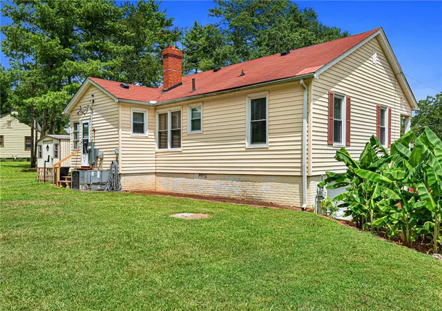 Photo 1 of Single family home for sale at 1705 E Calhoun St, Anderson, SC 29621 | MLS# 20304301 | Listing updated on 2026-08-26