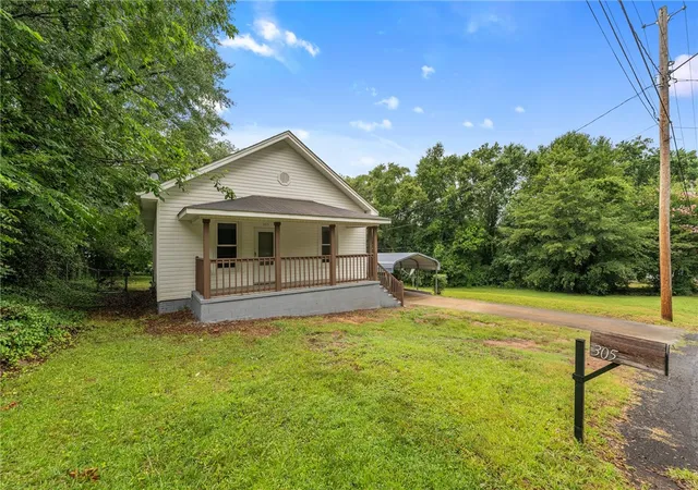 2nd image of 305 Glazner St, Easley, SC 29640 | MLS# 20304151