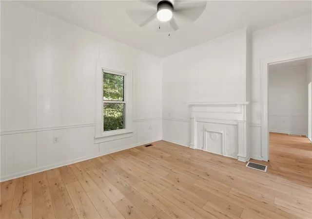 Photo 4 of Single family home for sale at 305 Glazner St, Easley, SC 29640 | MLS# 20304151 | Listing updated on 2026-07-25