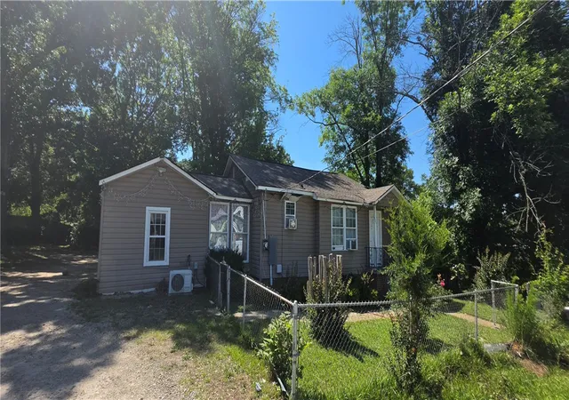 Photo 1 of Single family home for sale at 117 Alice St, Greenville, SC 29611 | MLS# 20304309 | Listing updated on 2026-08-26