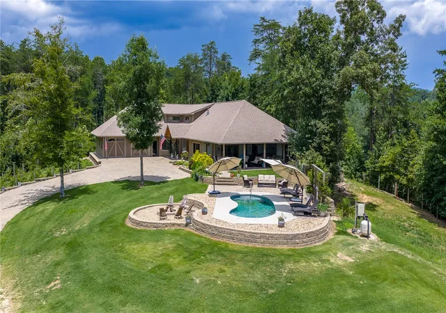 Photo 1 of Single family home for sale at 183 Little Eastatoee Rd, Sunset, SC 29685 | MLS# 20304303 | Listing updated on 2026-10-23