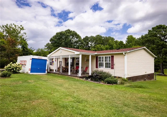 Photo 3 of Manufactured home for sale at 164 Peachtree Ln, Seneca, SC 29678 | MLS# 20304308 | Listing updated on 2026-09-11