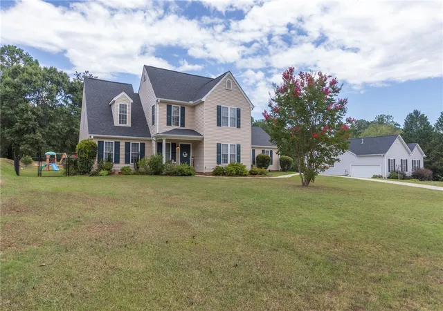 Photo 2 of Single family home for sale at 119 Taylors Trl, Anderson, SC 29621 | MLS# 20304017 | Listing updated on 2026-09-06