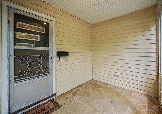 Photo 4 of Single family home for sale at 8 Bent Twig Dr, Greenville, SC 29605 | MLS# 20304310 | Listing updated on 2026-09-08