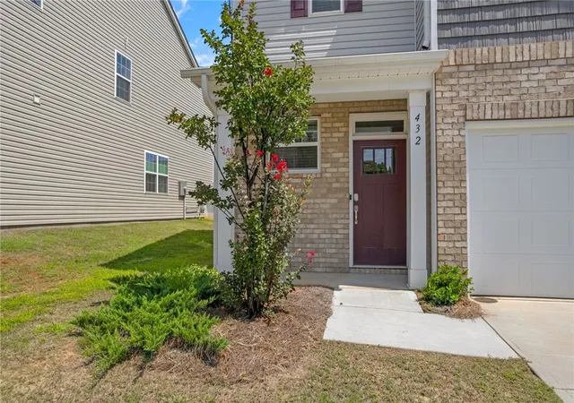 Photo 4 of Townhouse for sale at 432 Bee Cvs Way, Pendleton, SC 29670 | MLS# 20304318 | Listing updated on 2026-08-18
