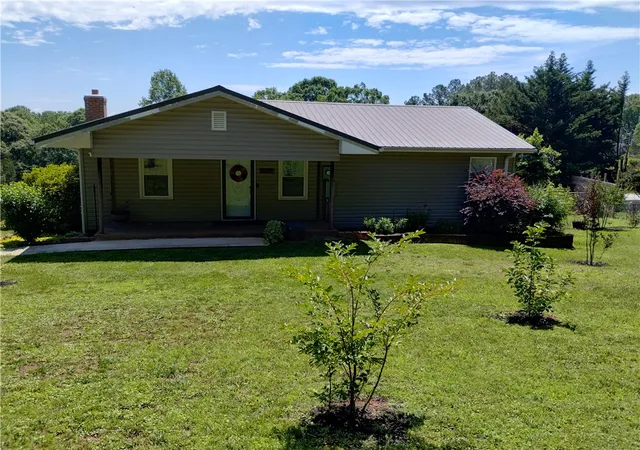 Photo 1 of Single family home for sale at 127 Eden Ln, Central, SC 29630 | MLS# 20304312 | Listing updated on 2026-09-08