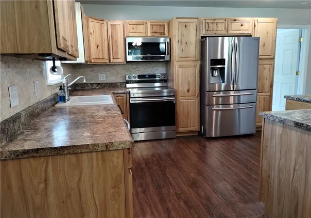 Photo 2 of Single family home for sale at 127 Eden Ln, Central, SC 29630 | MLS# 20304312 | Listing updated on 2026-09-08