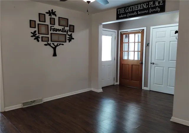 Photo 4 of Single family home for sale at 127 Eden Ln, Central, SC 29630 | MLS# 20304312 | Listing updated on 2026-09-08