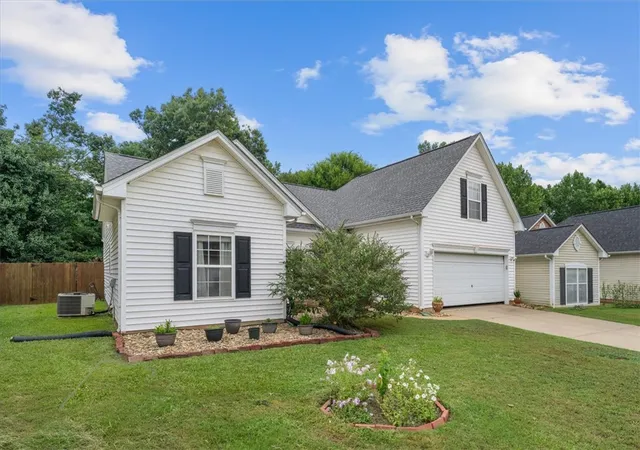 3rd image of 658 Timber Walk Dr, Simpsonville, SC 29681 | MLS# 20304333
