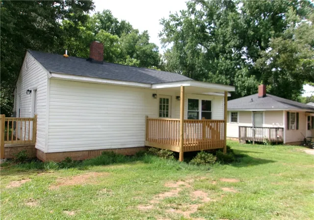 Photo 1 of Single family home for sale at 2914 Pollard Dr, Anderson, SC 29626 | MLS# 20304336 | Listing updated on 2026-09-15