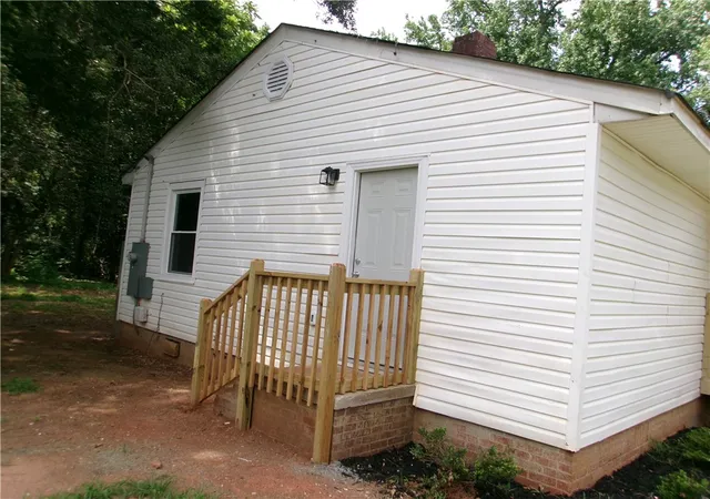 Photo 2 of Single family home for sale at 2914 Pollard Dr, Anderson, SC 29626 | MLS# 20304336 | Listing updated on 2026-09-15