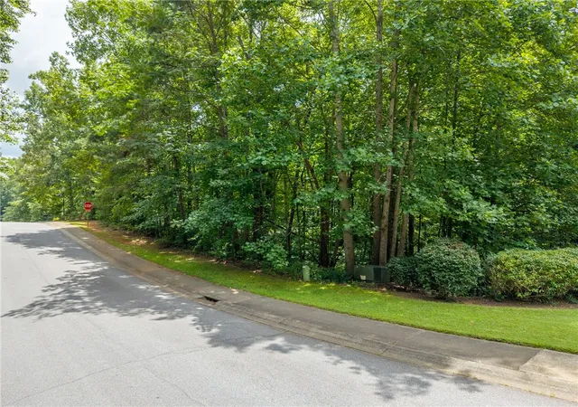 32nd image of 00 N Summit Dr, Seneca, SC 29672 | MLS# 20304345