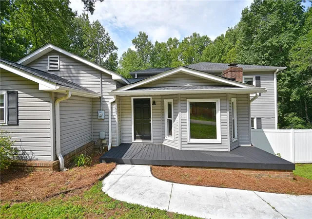 Photo 4 of Single family home for sale at 197 Deer Crk Rd, Easley, SC 29640 | MLS# 20304349 | Listing updated on 2026-08-31