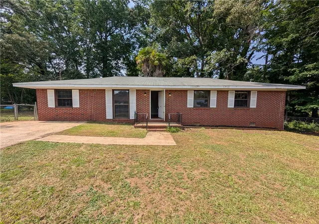 Photo 3 of Single family home for sale at 203 Glendale Rd, Anderson, SC 29624 | MLS# 20304401 | Listing updated on 2026-08-17