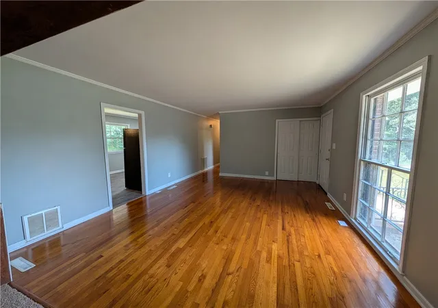 Photo 4 of Single family home for sale at 203 Glendale Rd, Anderson, SC 29624 | MLS# 20304401 | Listing updated on 2026-08-17