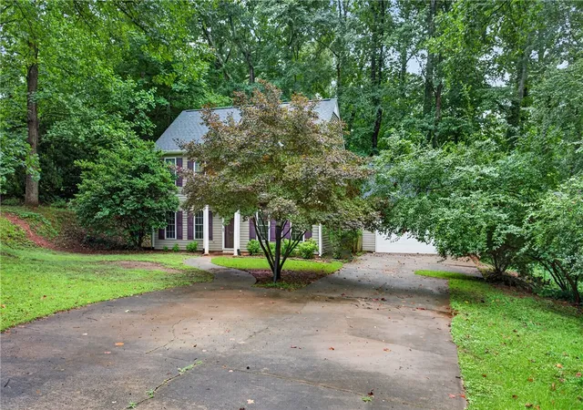 Photo 3 of Sale Pending at 315 Westminster Dr, Pendleton, SC 29670 | MLS# 20304267 | Listing updated on 2026-09-14
