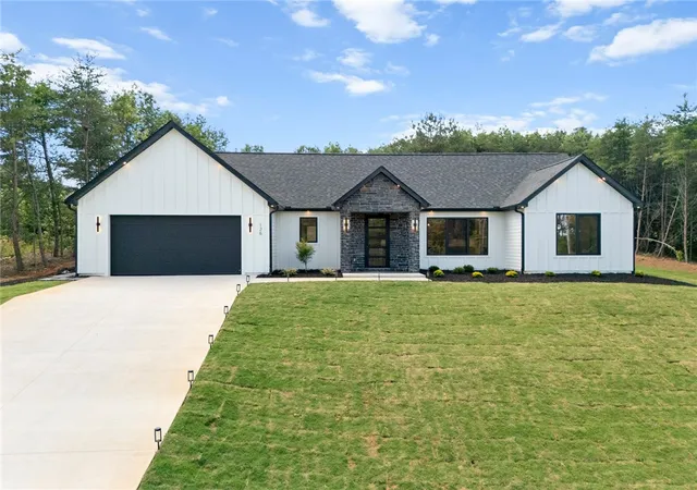 1st image of 126 Brady Dr, Anderson, SC 29626 | MLS# 20304424