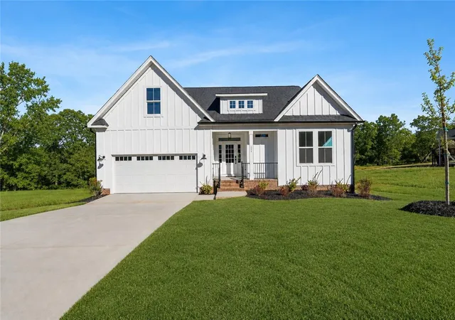 Photo 1 of Single family home for sale at 209 E Gunnery Ct, Ninety Six, SC 29666 | MLS# 20304338 | Listing updated on 2026-07-29
